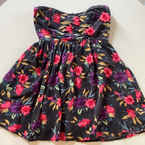 O'Neill Tops - O’Neill Strapless Floral Top/Tunic